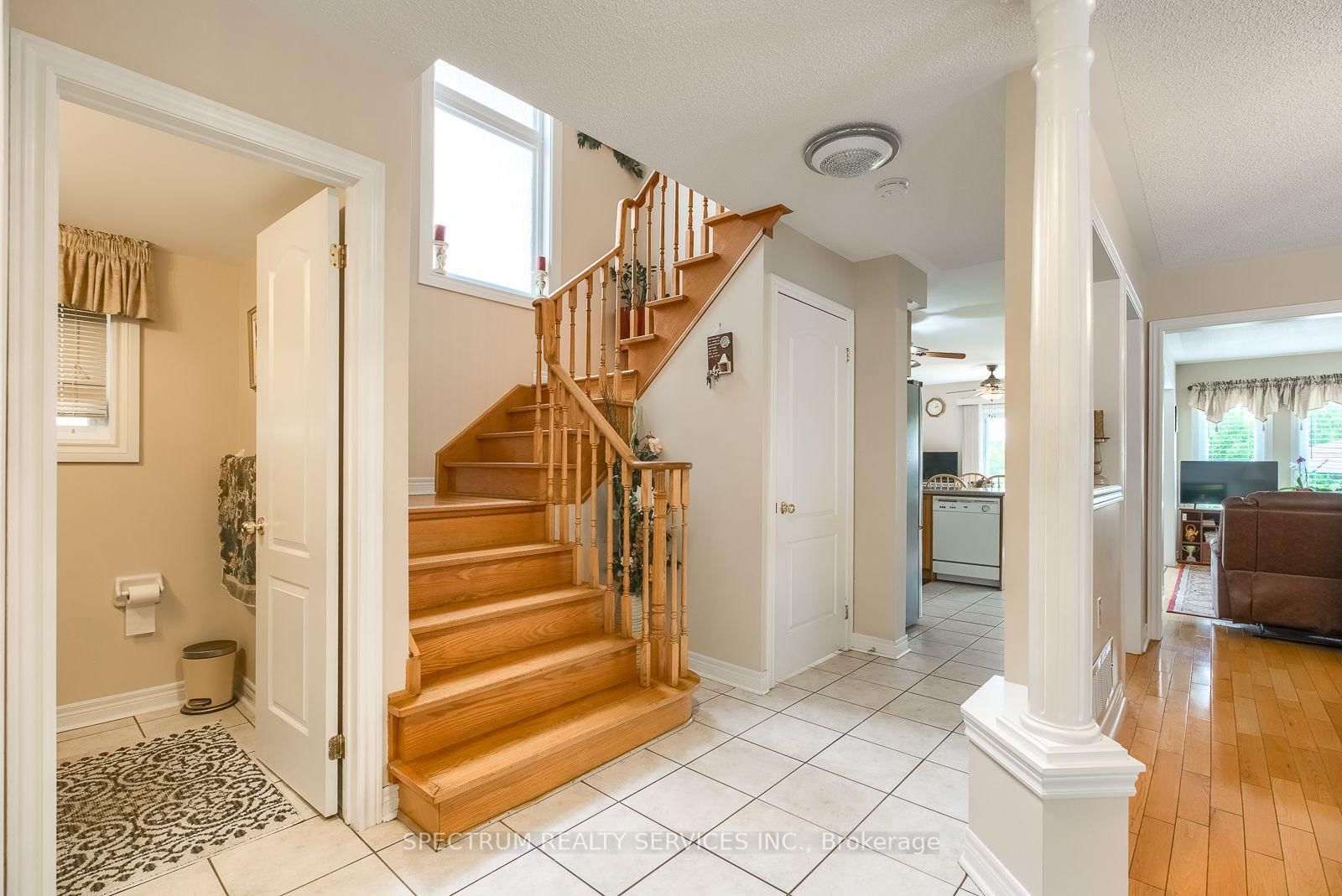 8 Sweet Briar Brampton,ON L6Z 4V3 — Photo 9