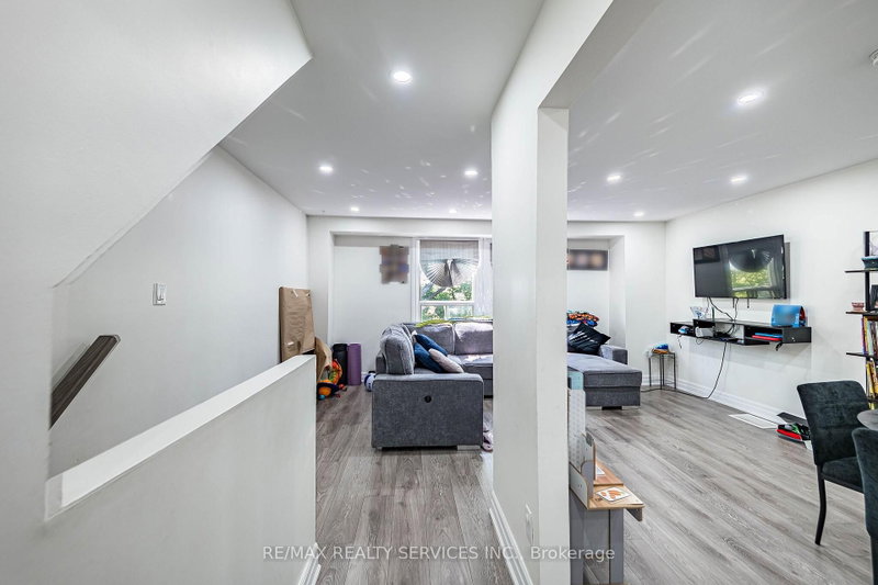 122 Ellerslie Brampton,ON L6T 4C3 — Photo 10