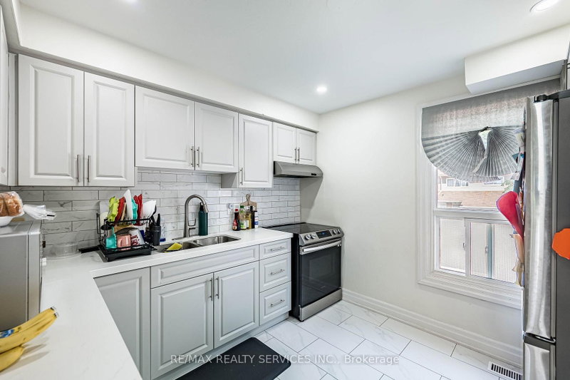 122 Ellerslie Brampton,ON L6T 4C3 — Photo 16
