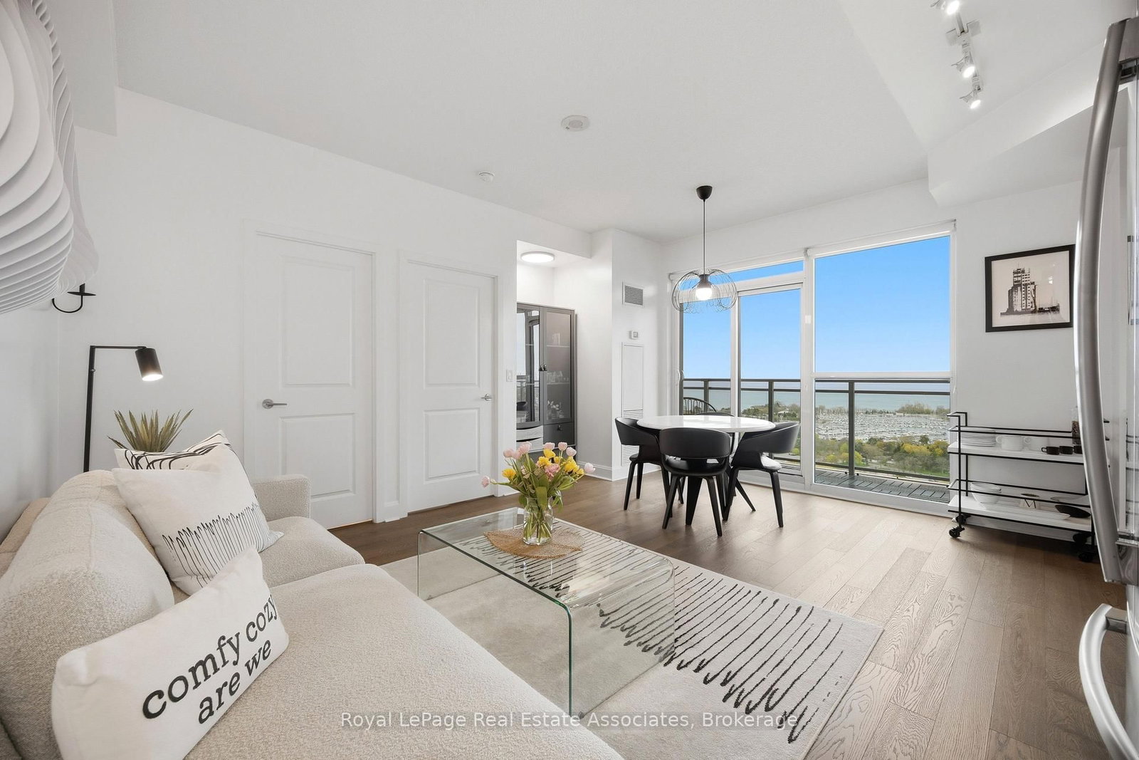 33 Shore Breeze Drive • #2301 • Toronto, ON photo 10