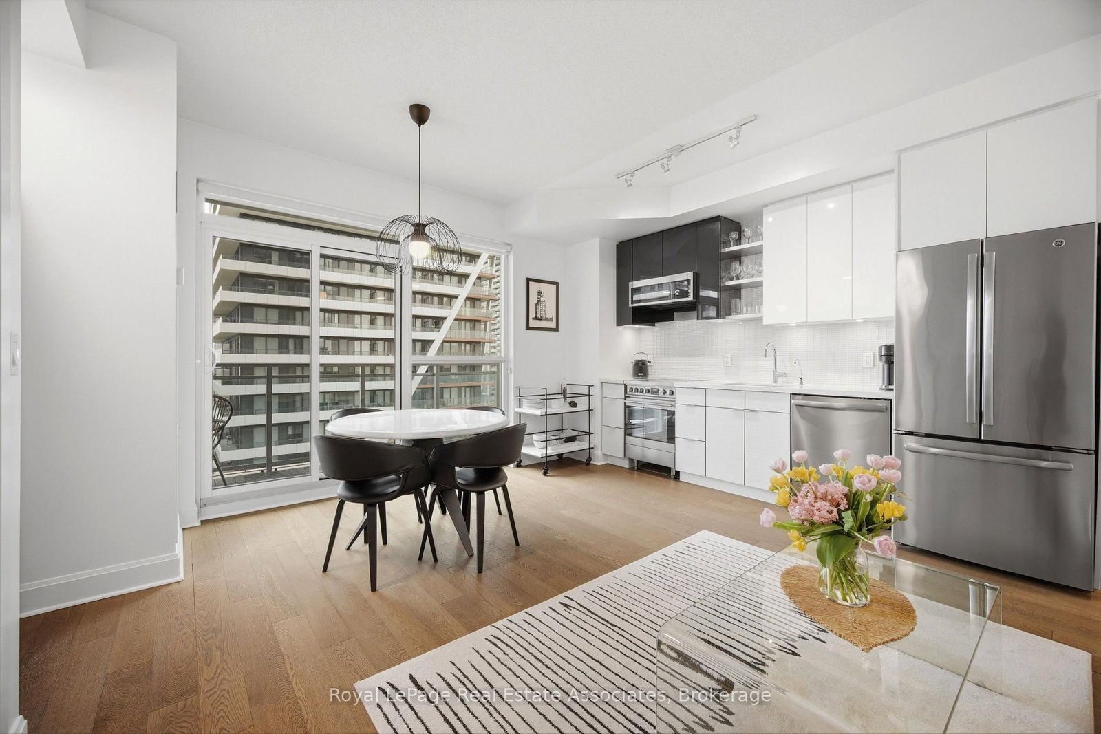 33 Shore Breeze Drive • #2301 • Toronto, ON photo 11
