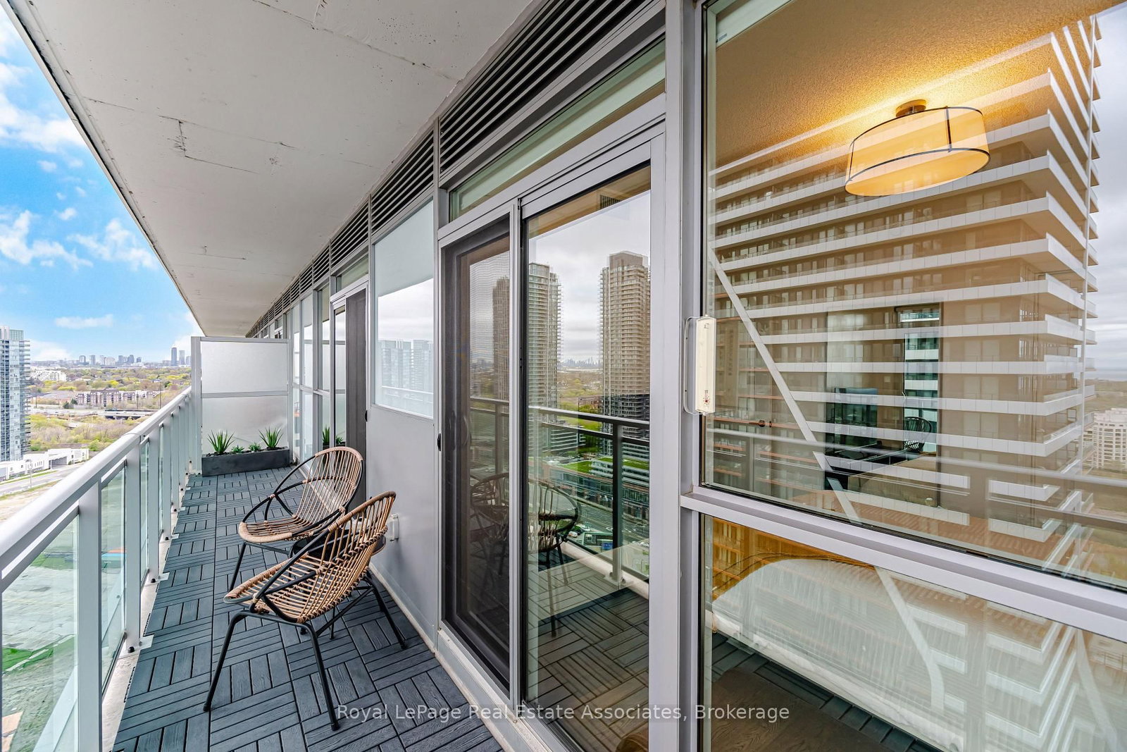 33 Shore Breeze Drive • #2301 • Toronto, ON photo 30