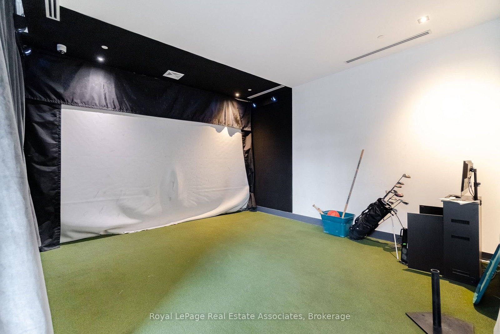 33 Shore Breeze Drive • #2301 • Toronto, ON photo 47