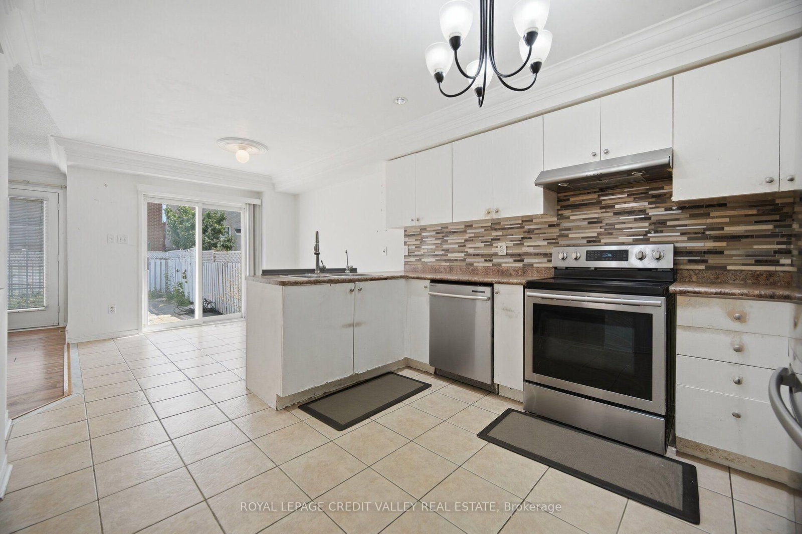 31 Capistro Street • Brampton, ON photo 15