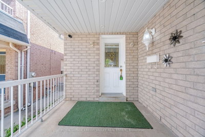 31 Capistro Street • Brampton, ON photo 5