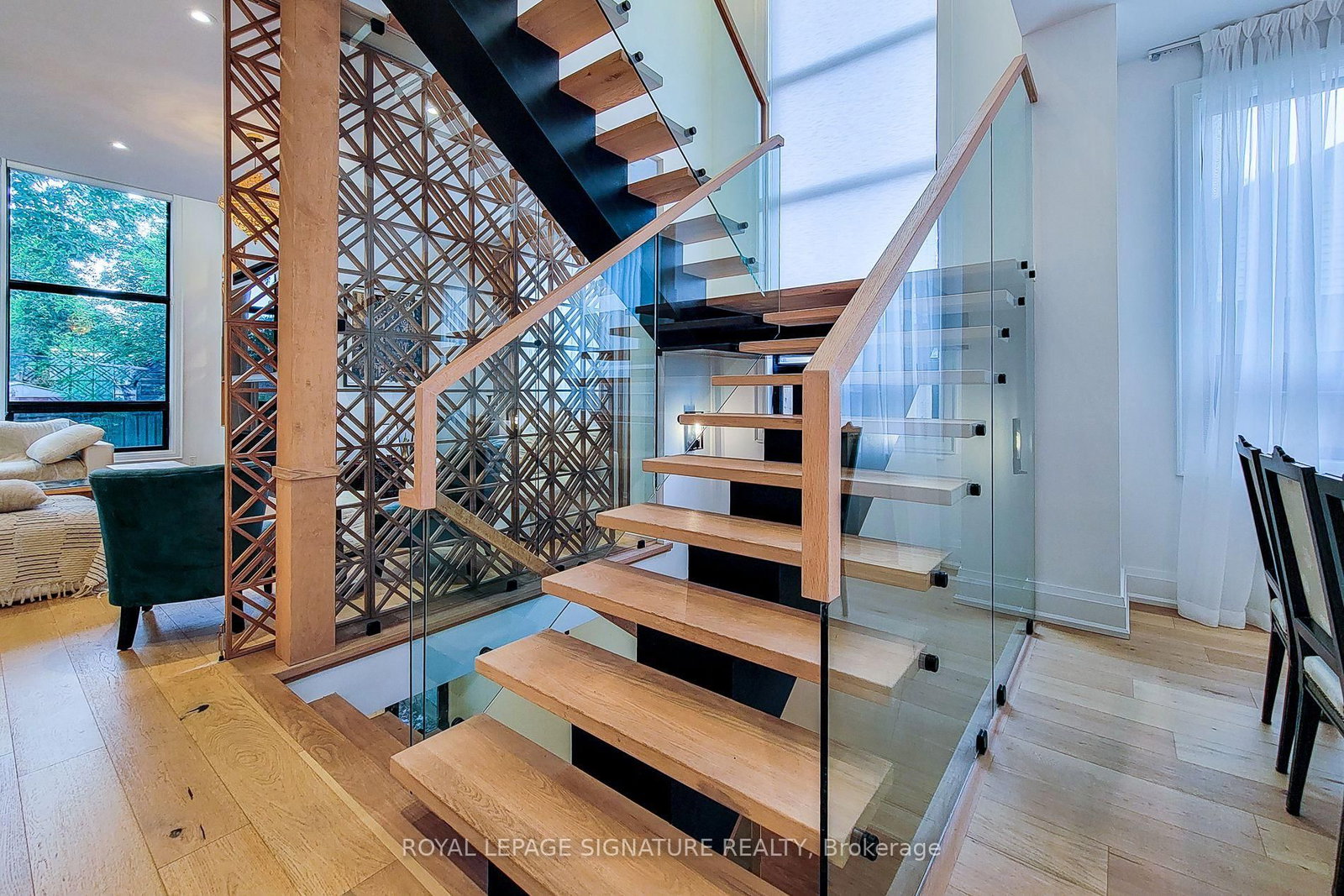 518 Sherin Drive • Oakville, ON photo 13
