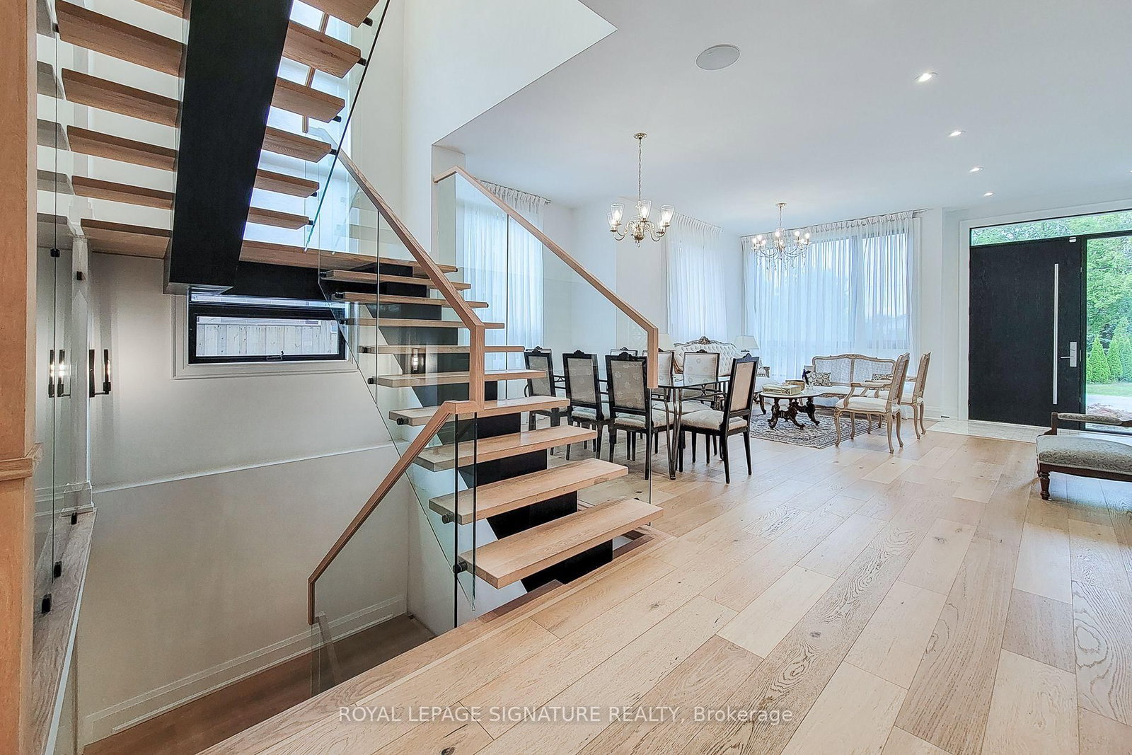 518 Sherin Drive • Oakville, ON photo 3
