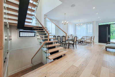 518 Sherin Drive • Oakville, ON photo 3