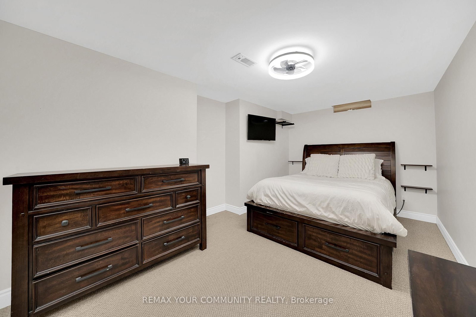 127 Waterbury Street • Caledon, ON photo 31