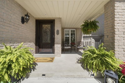 127 Waterbury Street • Caledon, ON photo 4