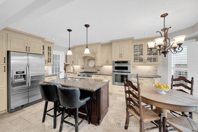 127 Waterbury Street • Caledon, ON photo 9