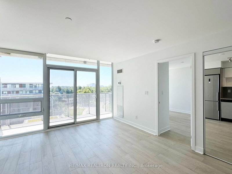 715 - 160 Flemington Road
