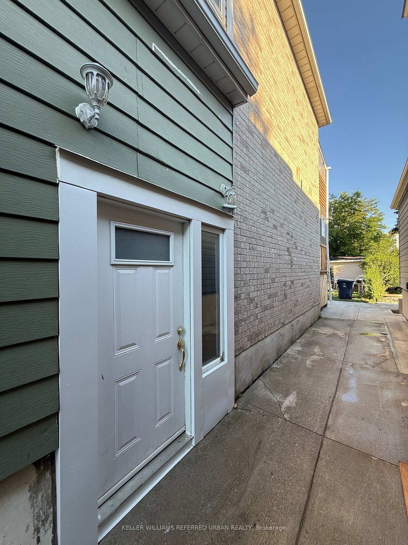 Bsmt - 23 Algoma Street
