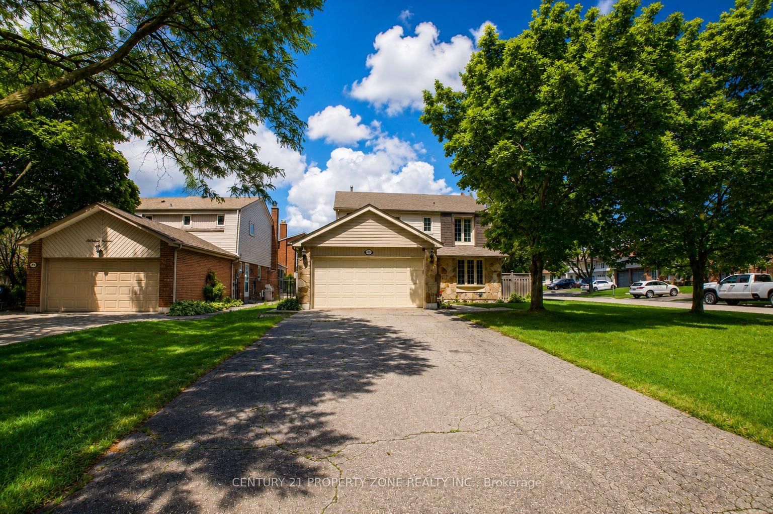 27 Madrid Crescent N • Brampton, ON photo 1