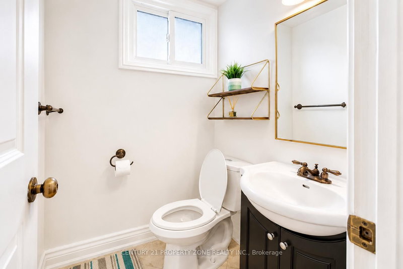27 Madrid Brampton,ON L6S 2X5 — Photo 12