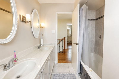 27 Madrid Brampton,ON L6S 2X5 — Photo 16
