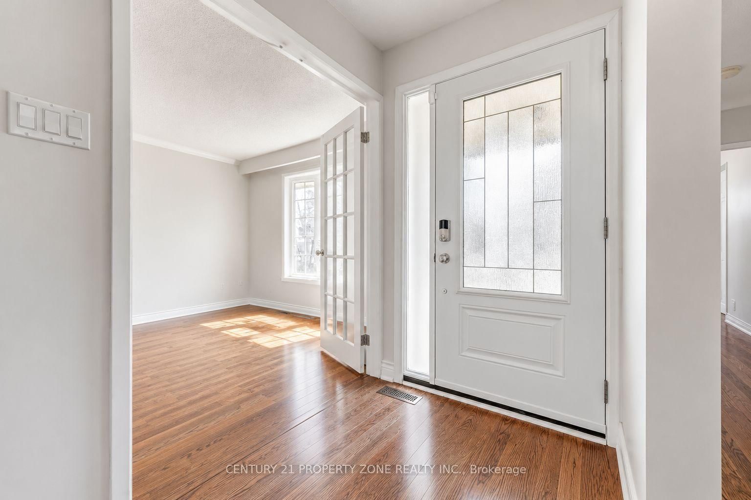 27 Madrid Crescent N • Brampton, ON photo 4