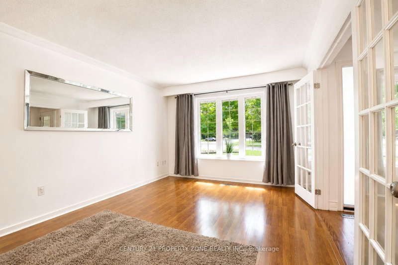 27 Madrid Brampton,ON L6S 2X5 — Photo 7