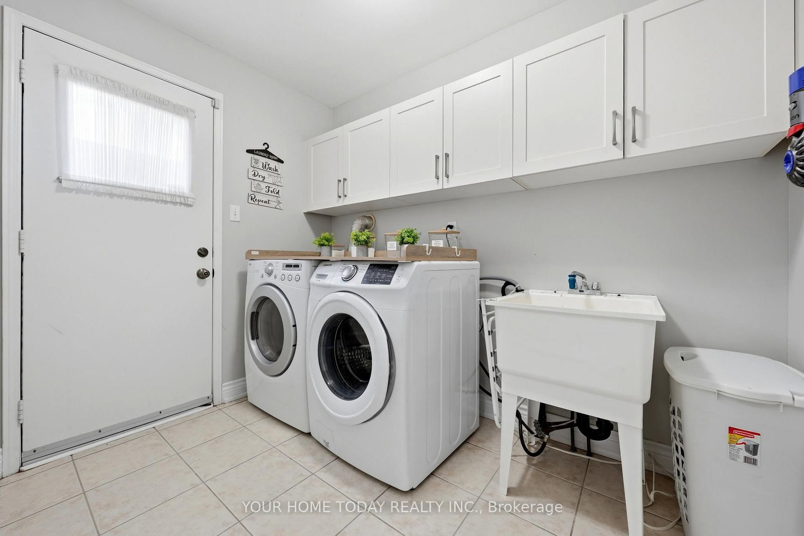 19 McNally Street • Halton Hills, ON photo 18