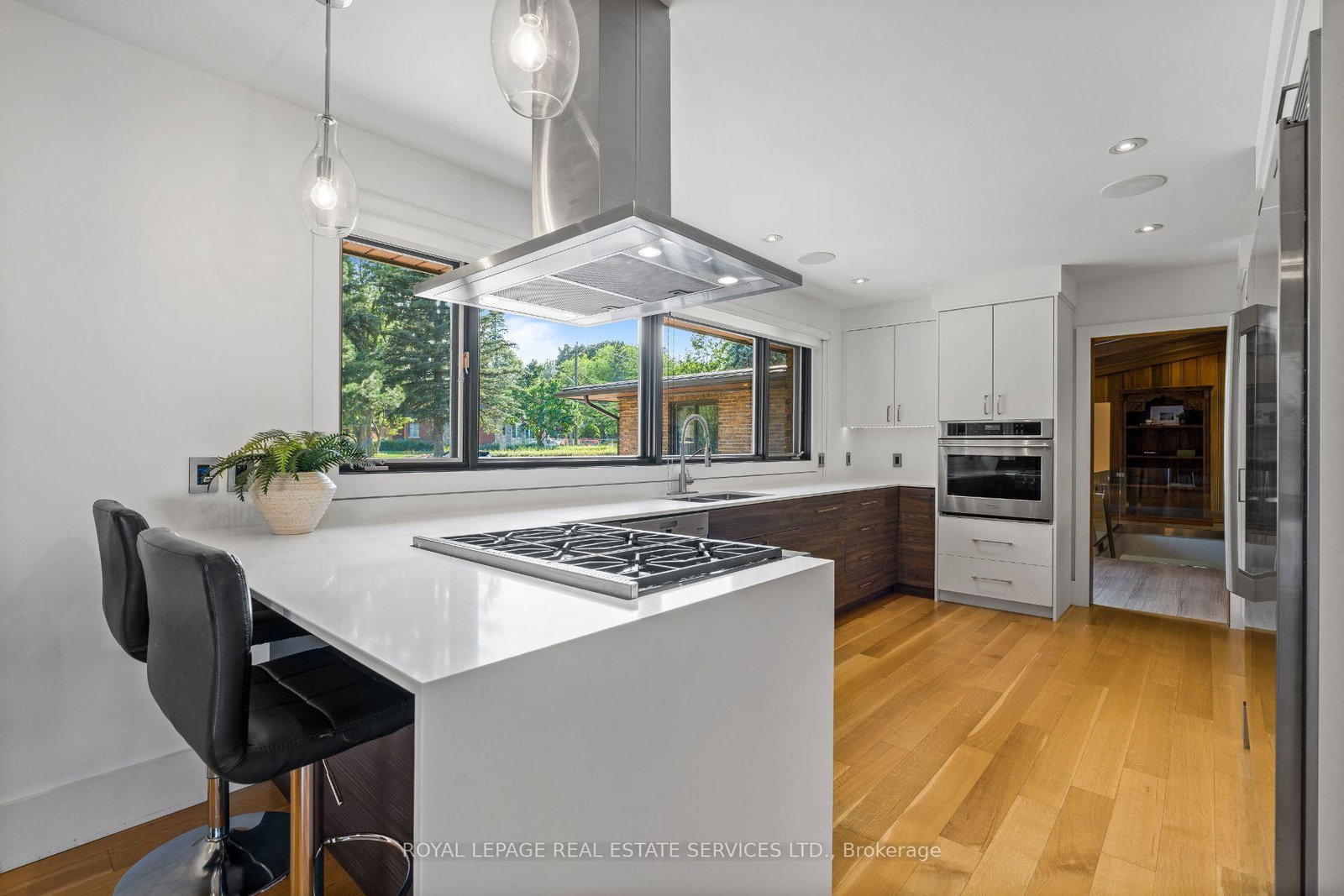 23 Lorraine Gardens • Toronto, ON photo 13