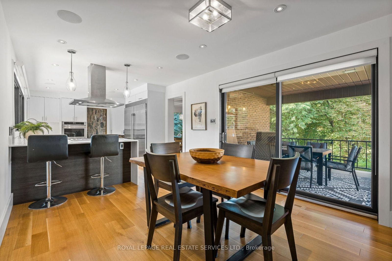 23 Lorraine Gardens • Toronto, ON photo 16