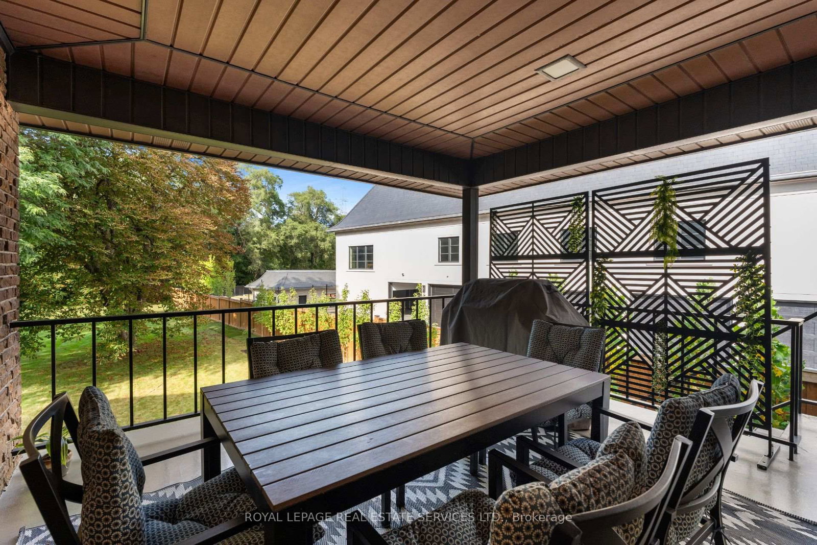 23 Lorraine Gardens • Toronto, ON photo 18