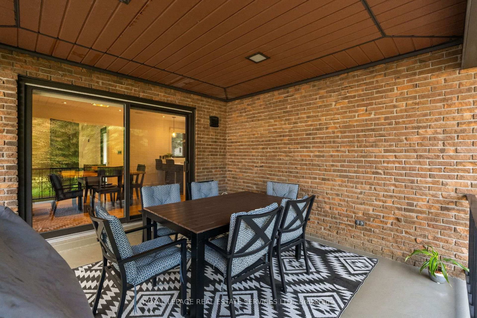 23 Lorraine Gardens • Toronto, ON photo 19