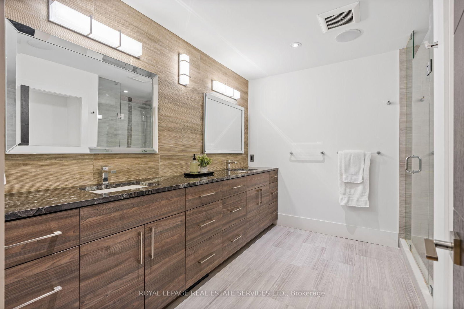 23 Lorraine Gardens • Toronto, ON photo 23