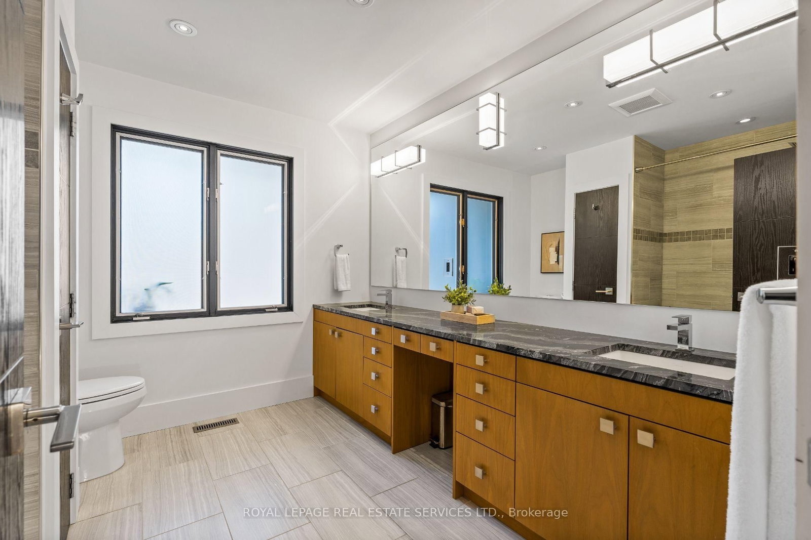23 Lorraine Gardens • Toronto, ON photo 29