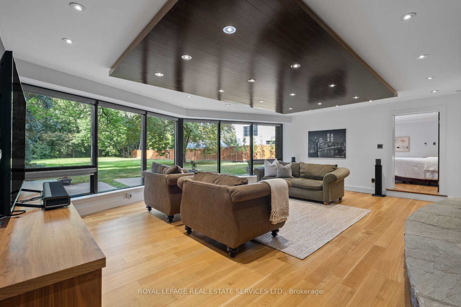 23 Lorraine Gardens • Toronto, ON photo 32