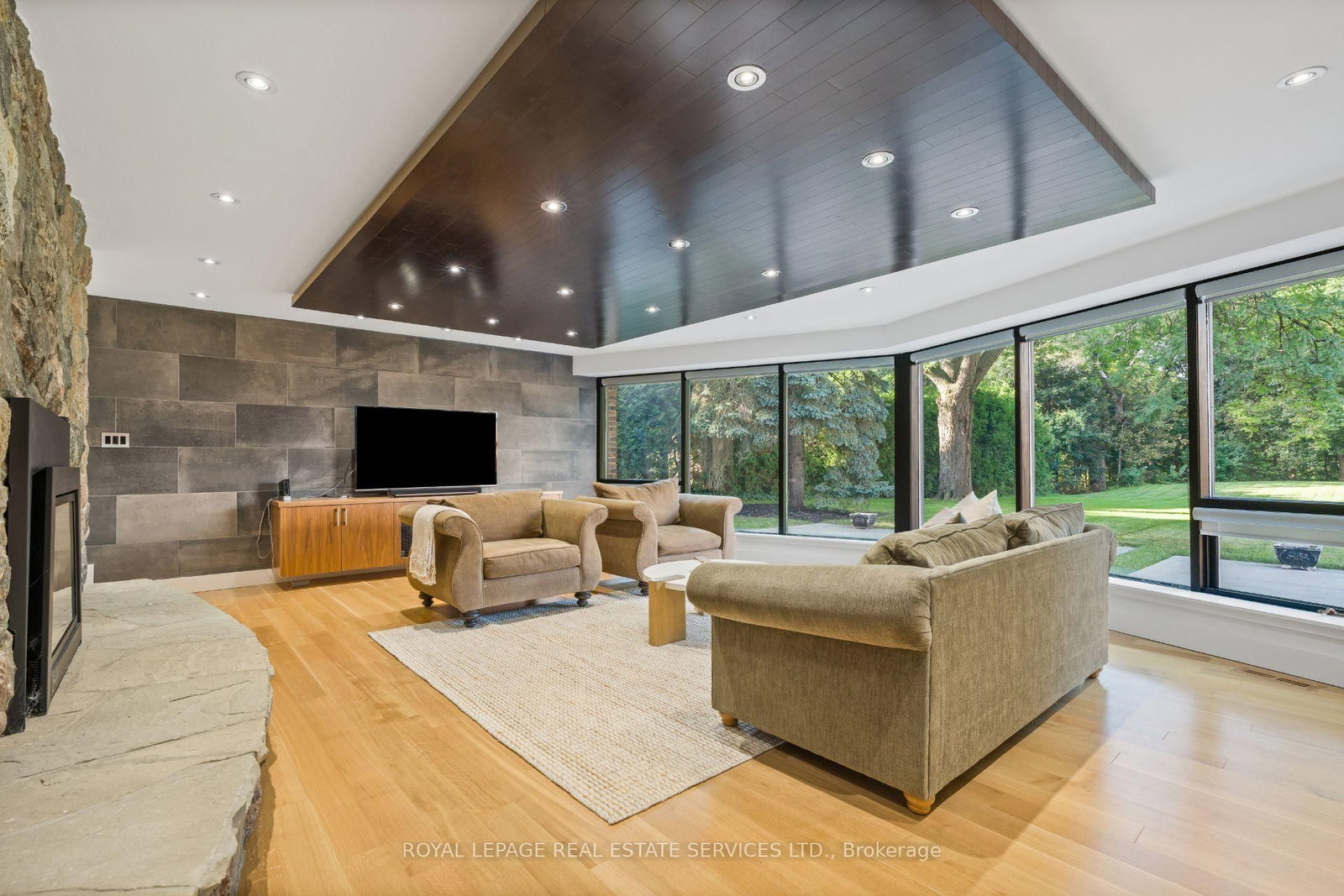 23 Lorraine Gardens • Toronto, ON photo 34