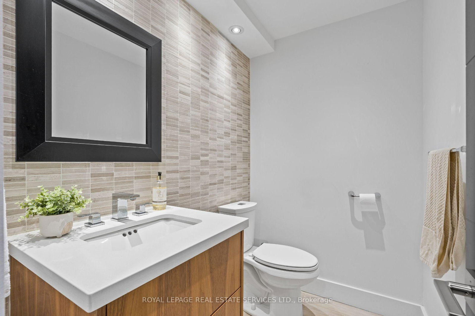 23 Lorraine Gardens • Toronto, ON photo 44