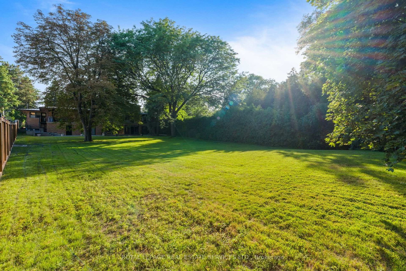 23 Lorraine Gardens • Toronto, ON photo 47
