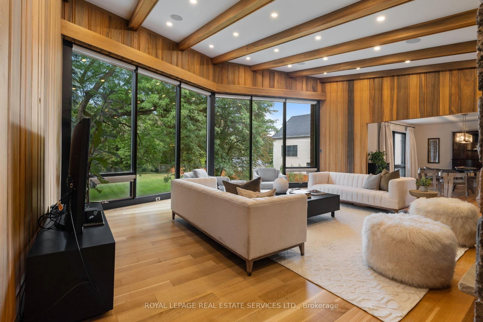 23 Lorraine Gardens • Toronto, ON photo 5