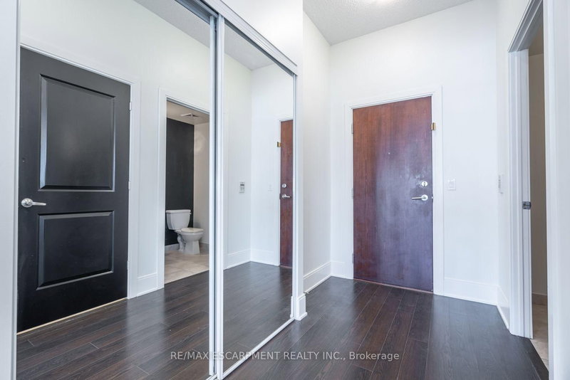 PH5 *Furnished* - 330 Burnhamthorpe Road