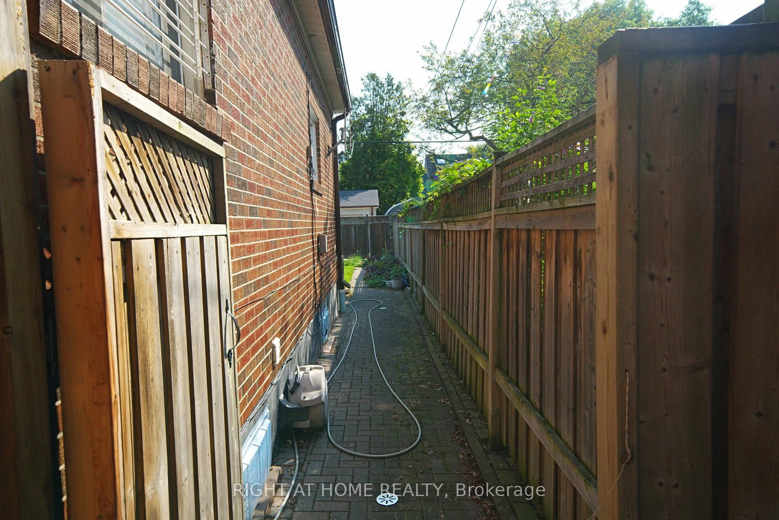 65 Salem Avenue • Toronto, ON photo 24