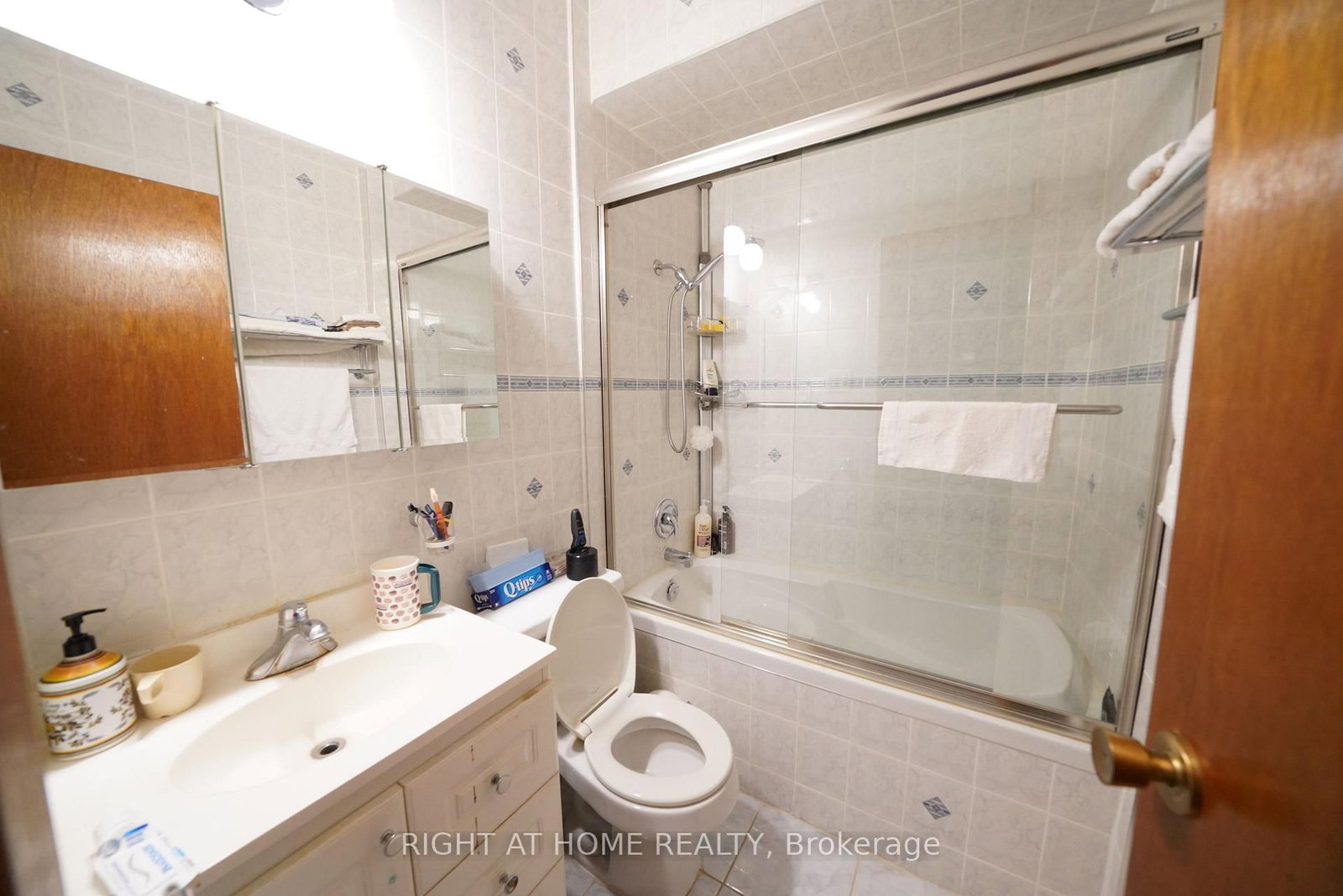 65 Salem Avenue • Toronto, ON photo 7