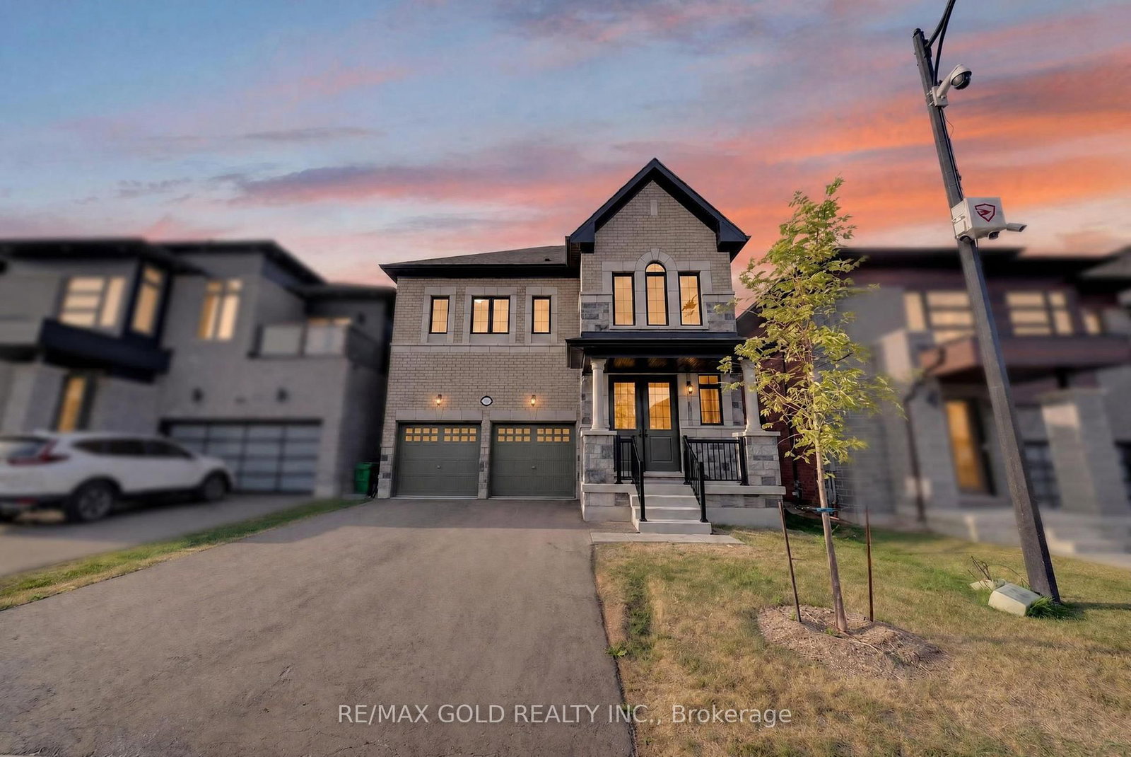 11 Keyworth Brampton,ON L6R 4C3