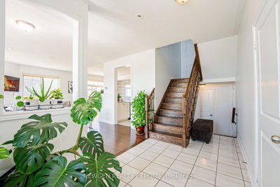 2 Rangemore Road • Brampton, ON photo 6
