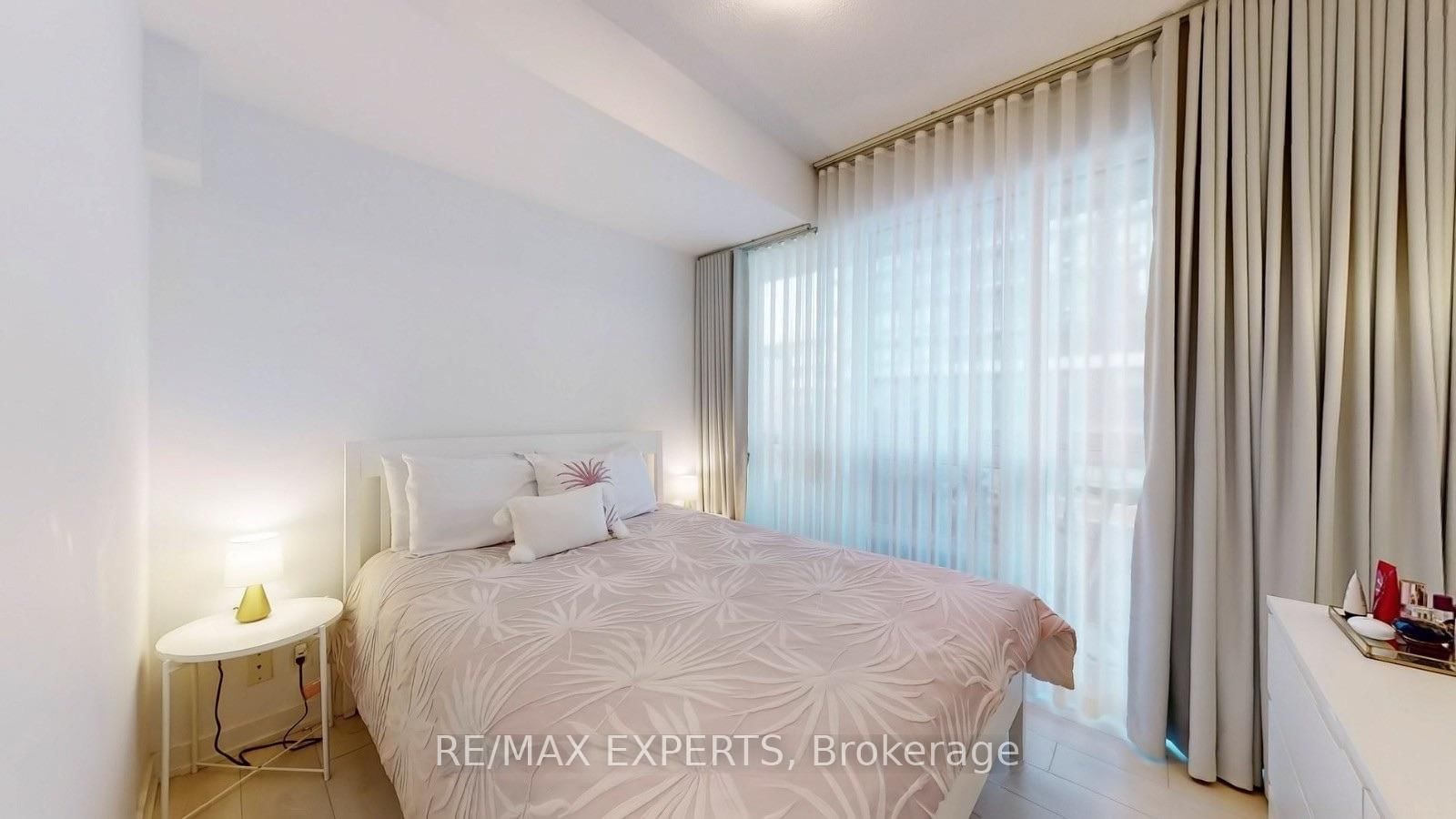 2212 Lakeshore Boulevard W • #615 • Toronto, ON photo 21