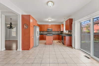 38 Eiffel Brampton,ON L6P 1W3 — Photo 12