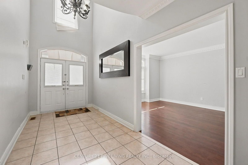 38 Eiffel Brampton,ON L6P 1W3 — Photo 4