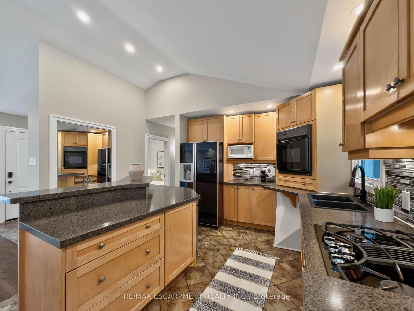 1239 Baldwin Drive • Oakville, ON photo 8