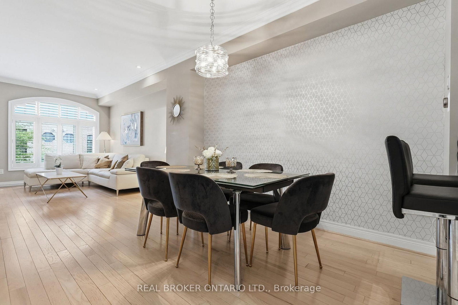 39 Lobo Mews • Toronto, ON photo 10