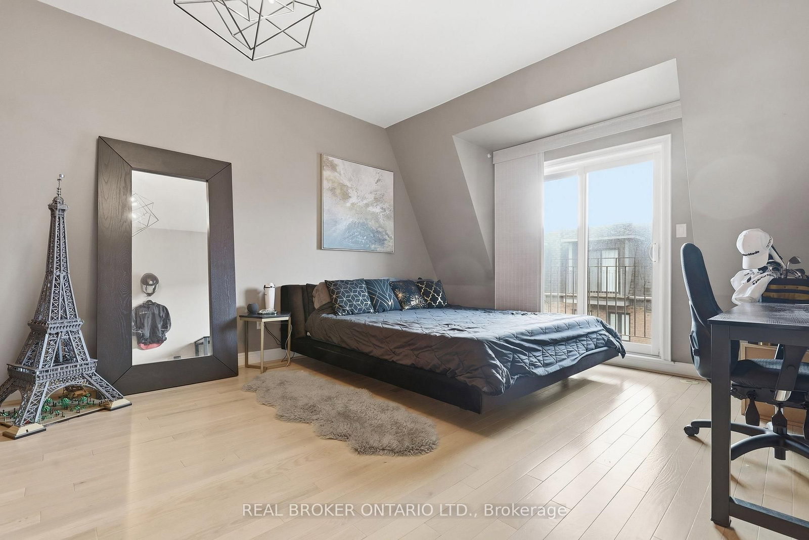 39 Lobo Mews • Toronto, ON photo 23
