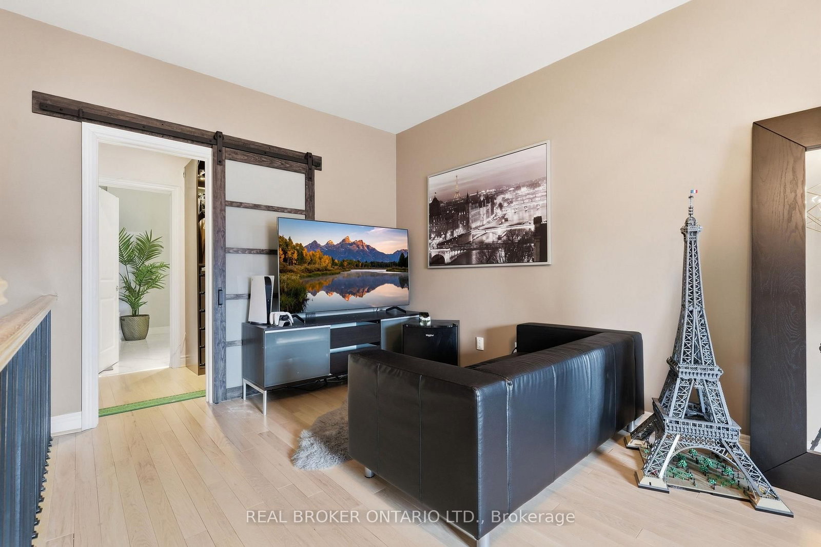 39 Lobo Mews • Toronto, ON photo 24