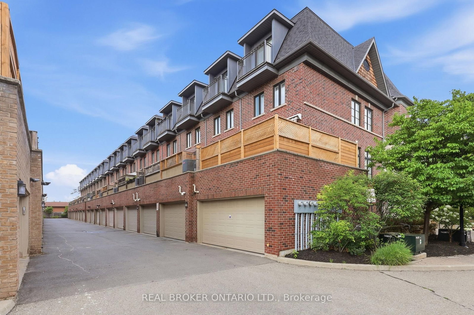 39 Lobo Mews • Toronto, ON photo 29