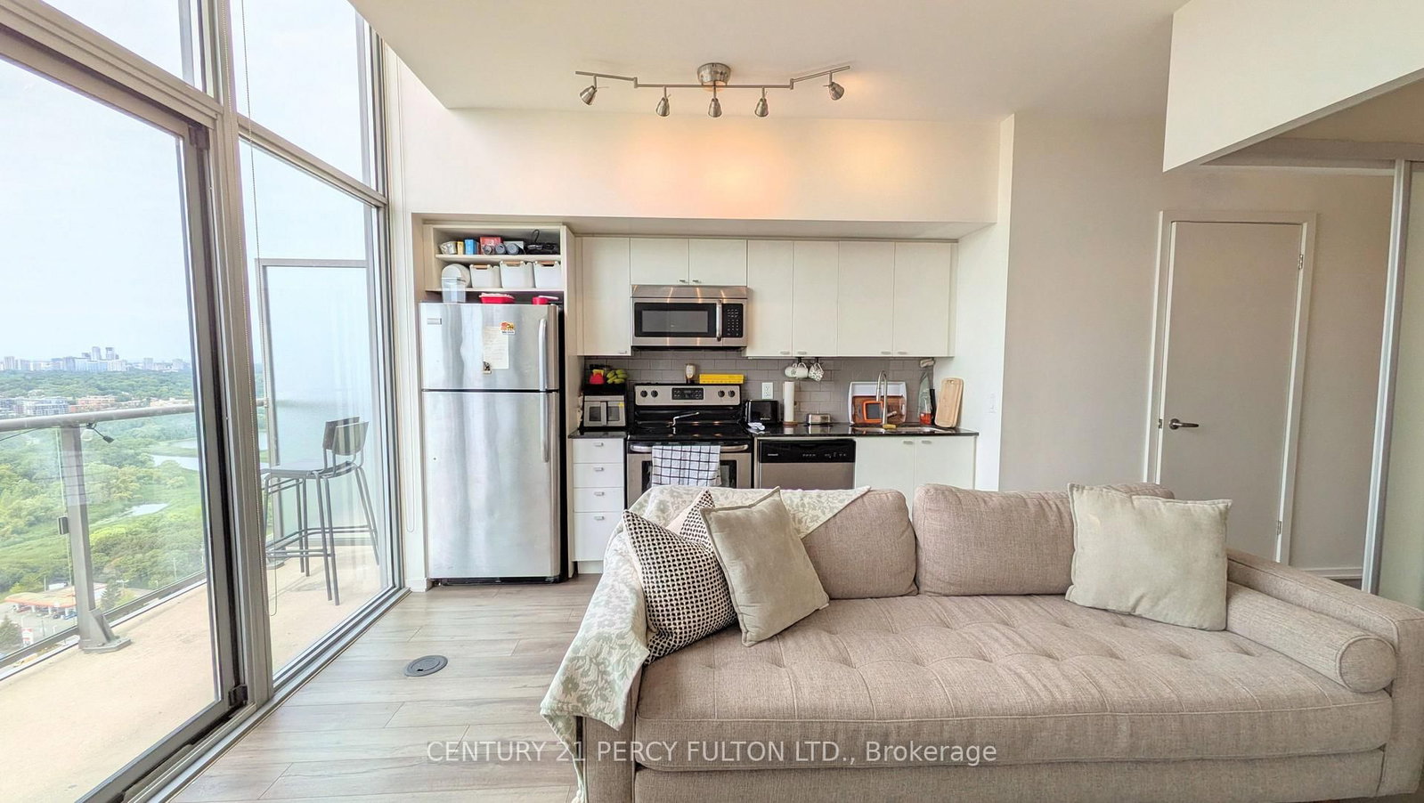 105 The Queensway • #3505 • Toronto, ON photo 9