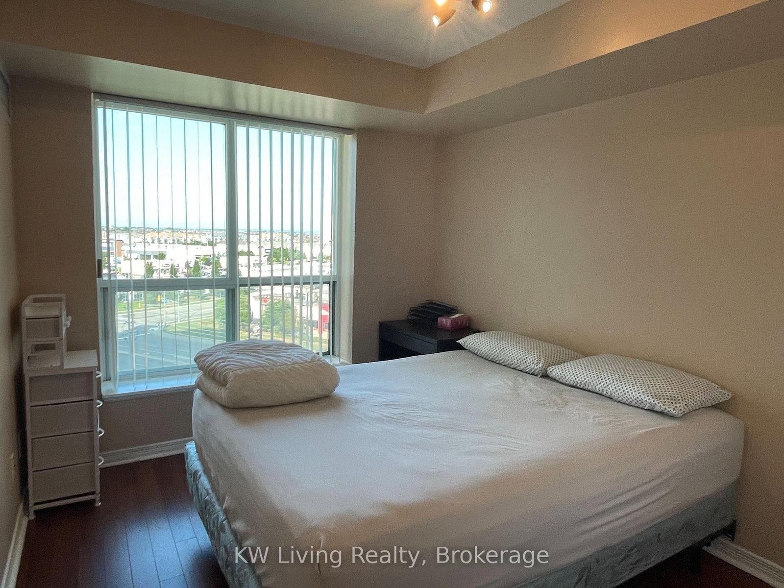 908 Room2 - 4889 Kimbermount Avenue, Mississauga 3