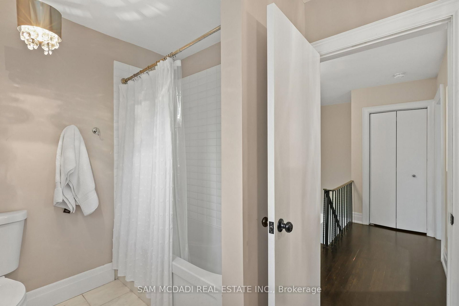 1449 Truscott Drive • Mississauga, ON photo 18